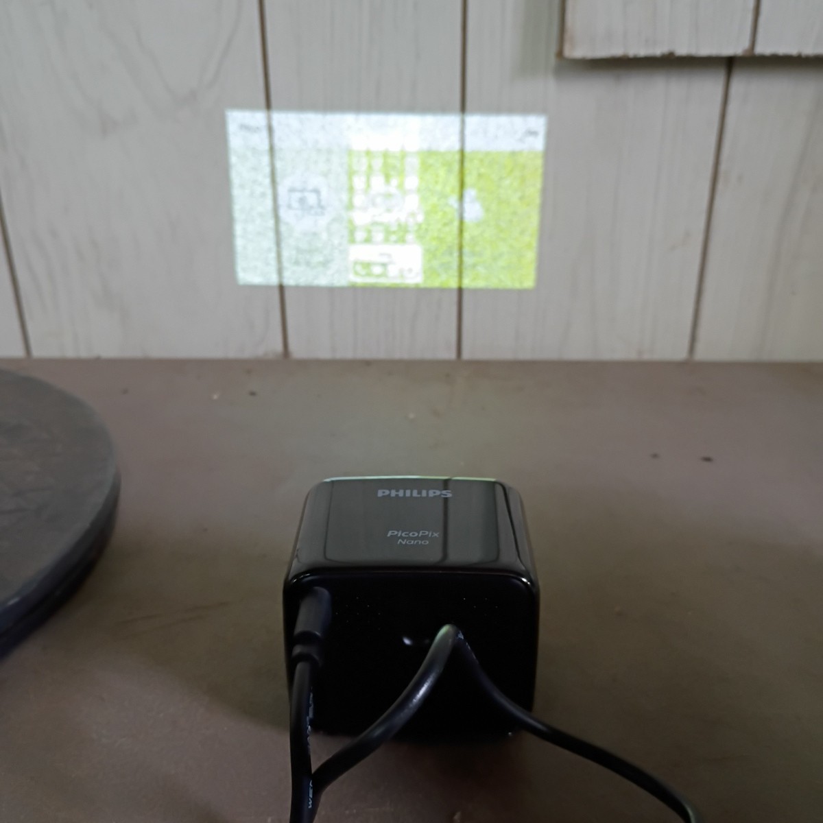 Philips Projection PicoPix Nano LED DLP, Wi-Fi, Screen Mirroring