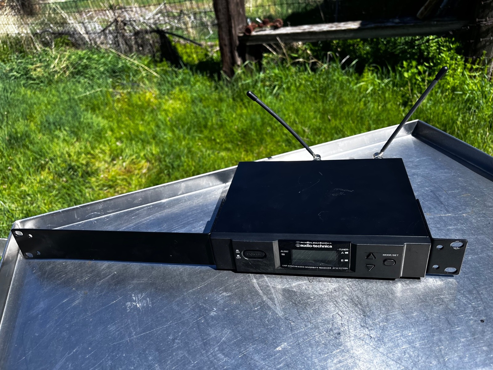 Audio Technica Diversity Receiver AtW-R3100b rack mount 482 - 507MHz Unit Only
