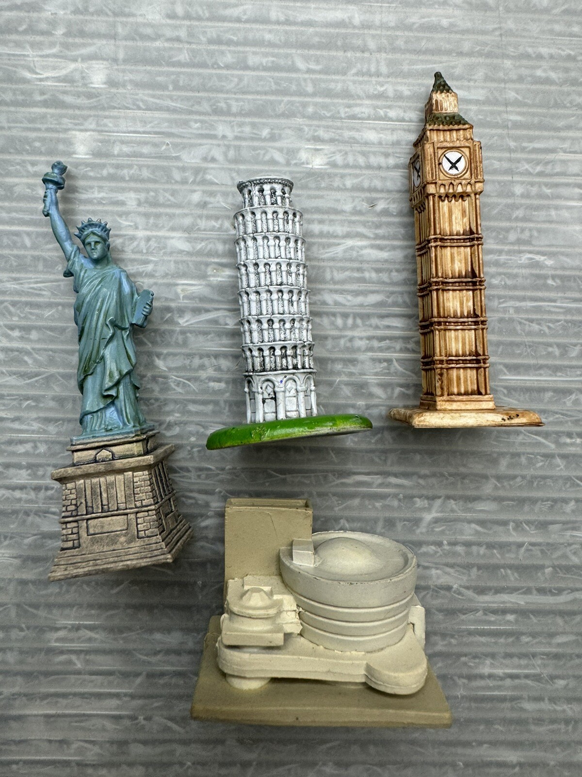 SAFARI LTD. miniature PVC FIGURE LOT/4 Guggenheim Museum Statue of Liberty &&&