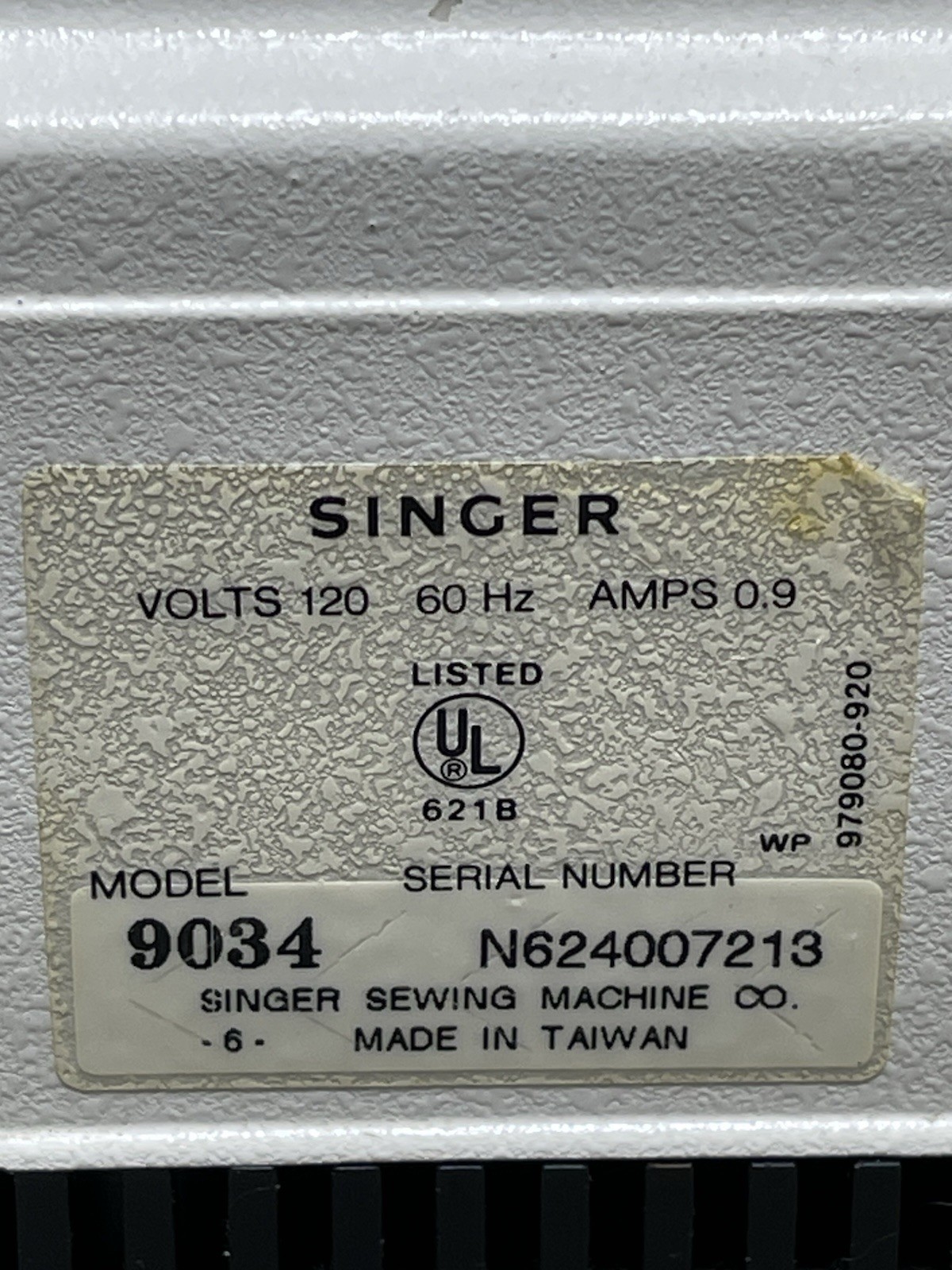 Singer Sewing Machine Model 9034 White Solid State Needle Threader Works