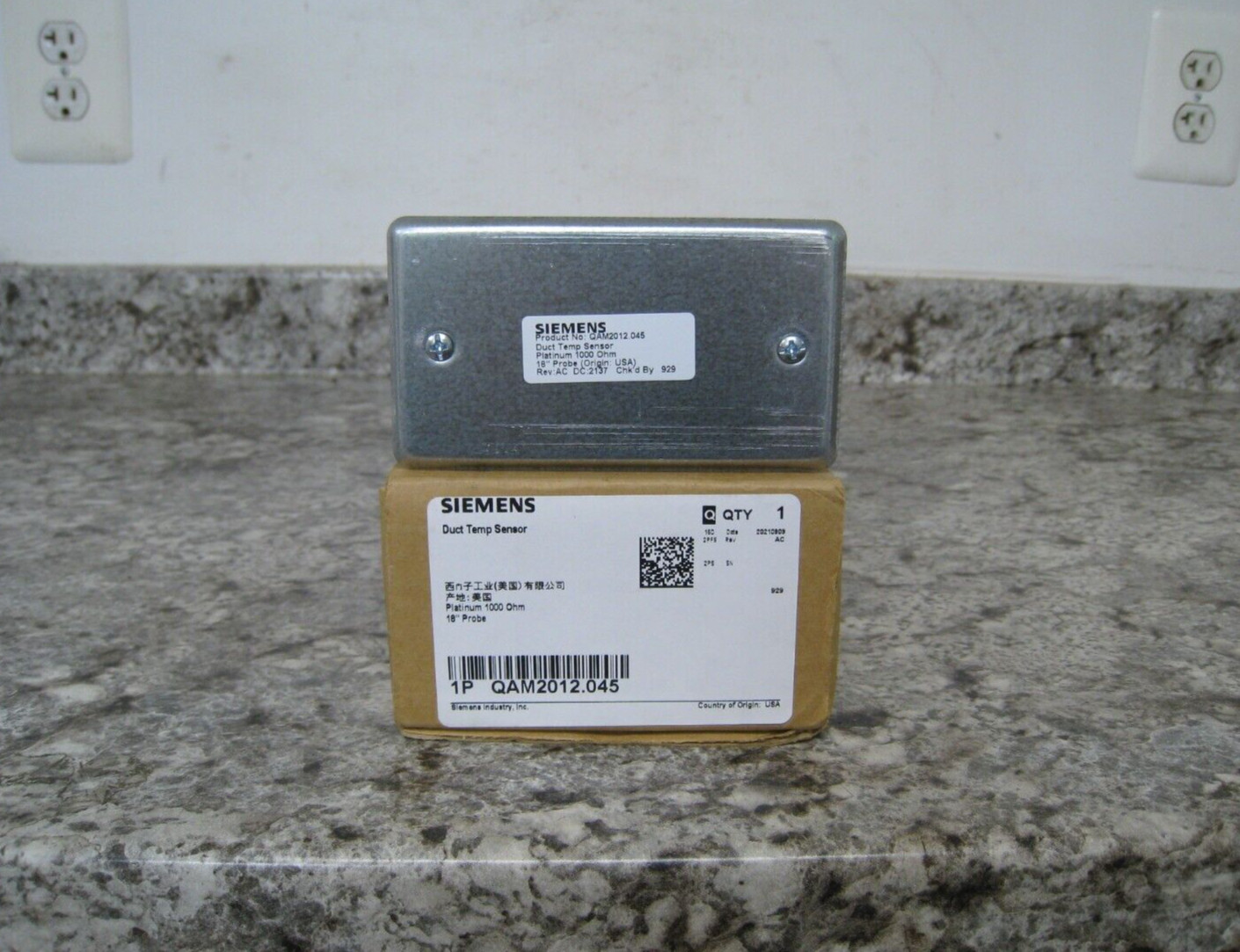 New Siemens QAM2012.045 Platinum 1000 Ohm 18" Probe Duct Temperature Sensor