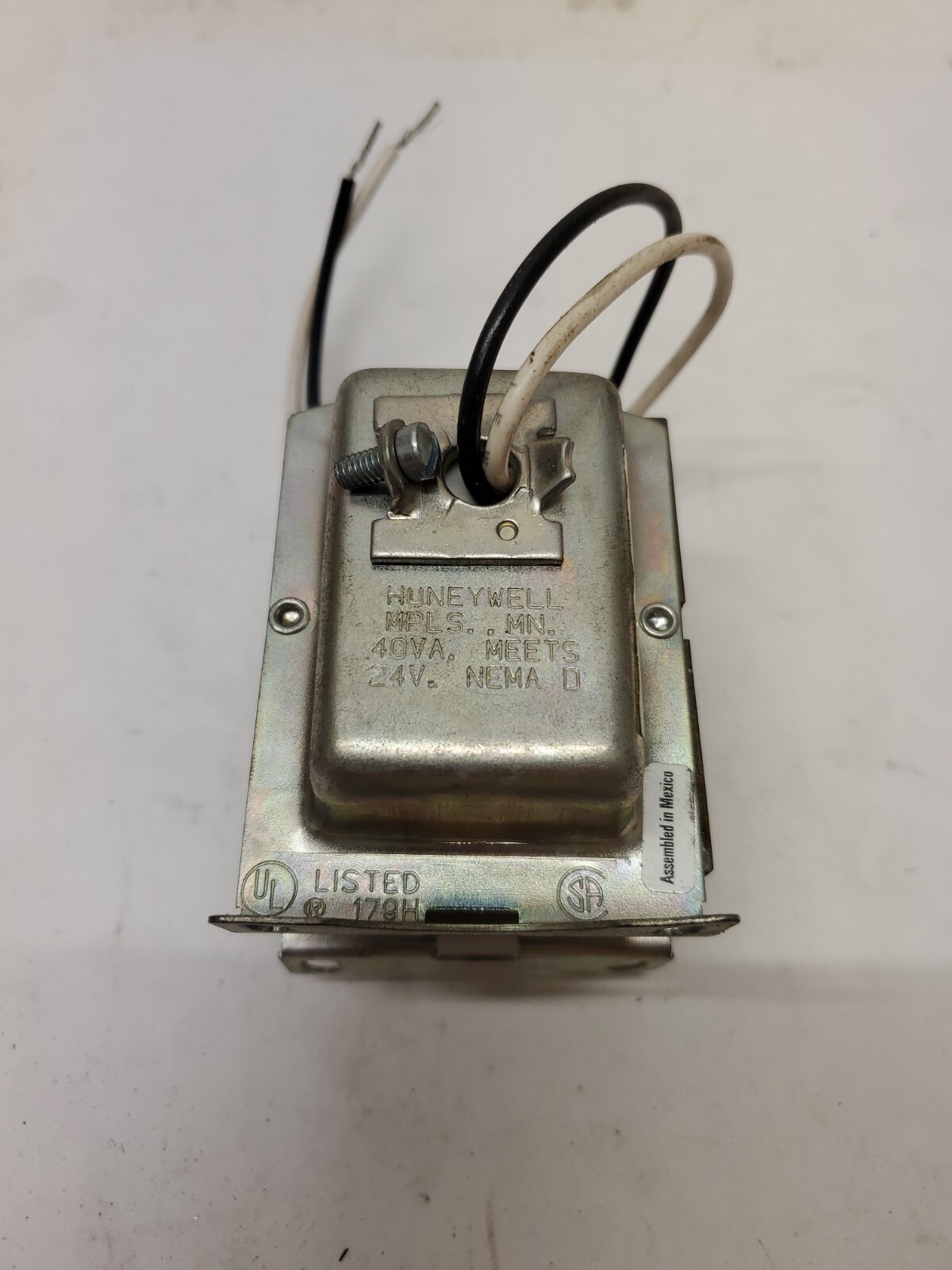 Honeywell AT72D-1683 Multi-Mount Control Circuit Transformer