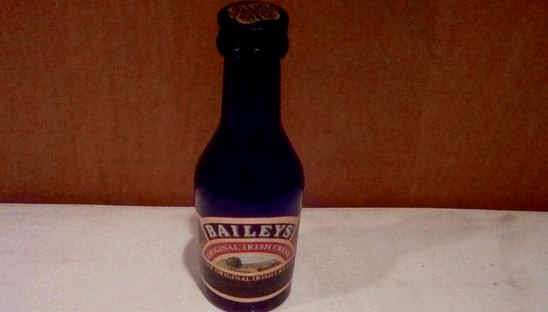 BAILEYS ORIGINAL IRISH CREAM 50 ML GLASS MINI BOTTLE PRODUCT OF IRELAND