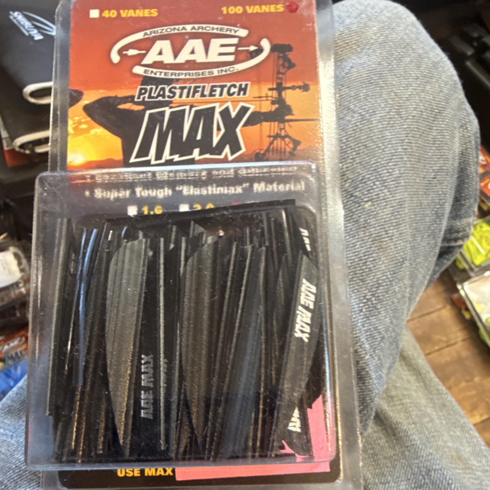 AAE Plastifletch Max - Black Plastic Vanes 2.3 in 100 Pack PMA23BK100