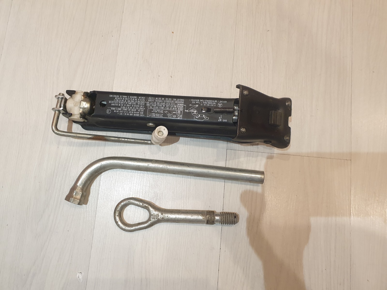 A2035830415 Mercedes C-Class W203 Car Lifting Jack Set Tow Eye Wrench 2035830415
