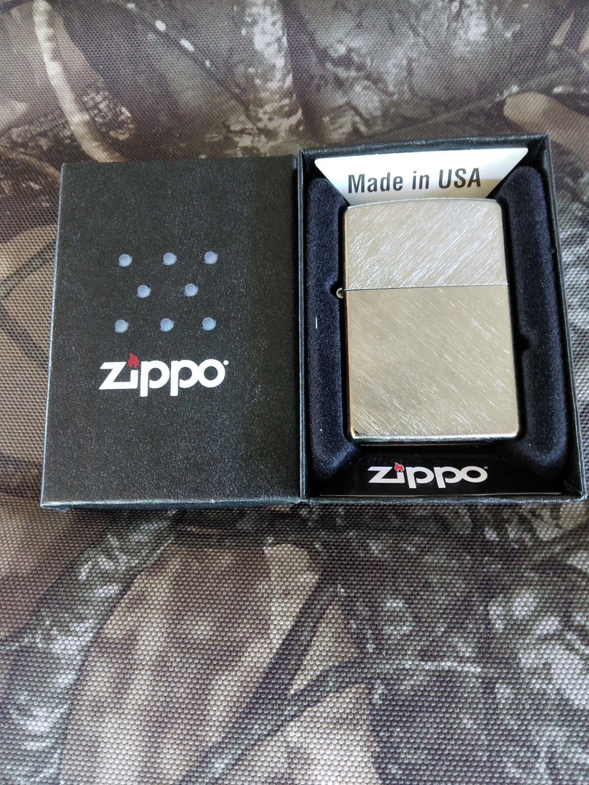 Windproof Herringbone Sweep Chrome Zippo Lighter ~New in Box ~ Seal Intact