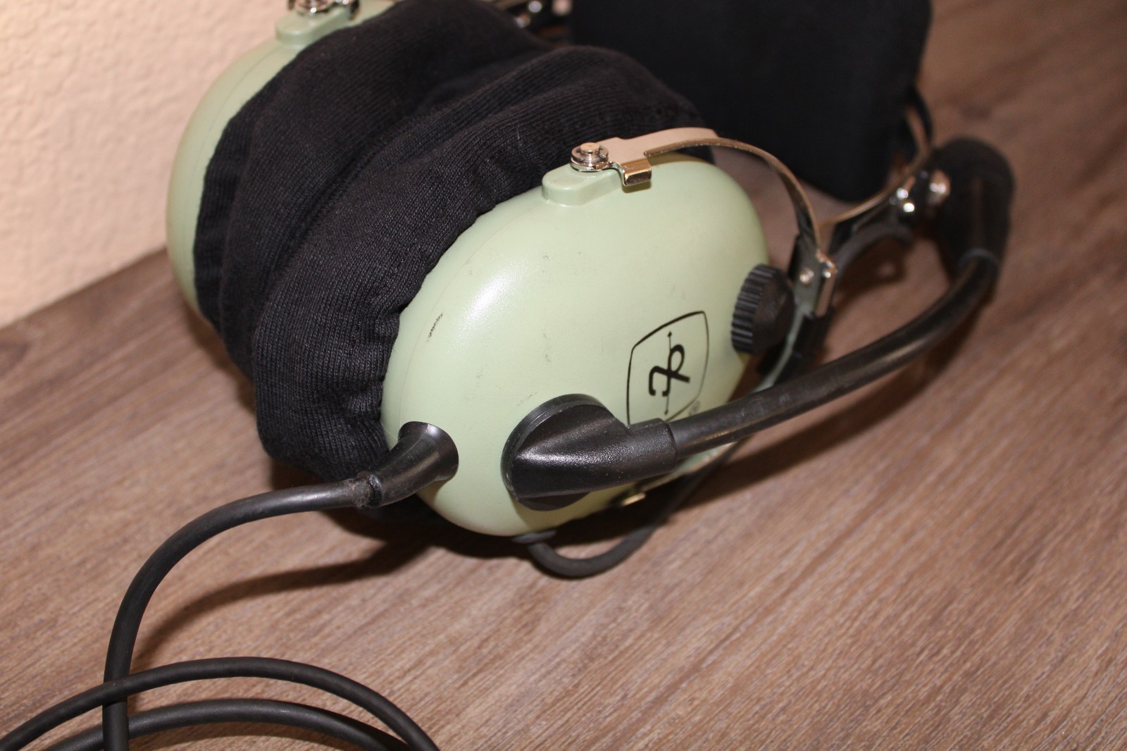 David Clark H10-13S Aviation Headset used (READ BELOW)