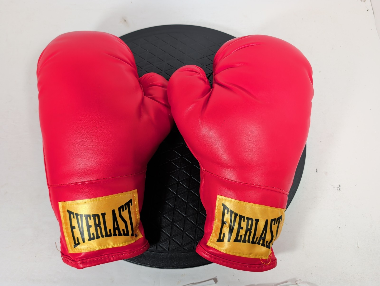 EVERLAST 14oz Red Laceless Boxing Gloves