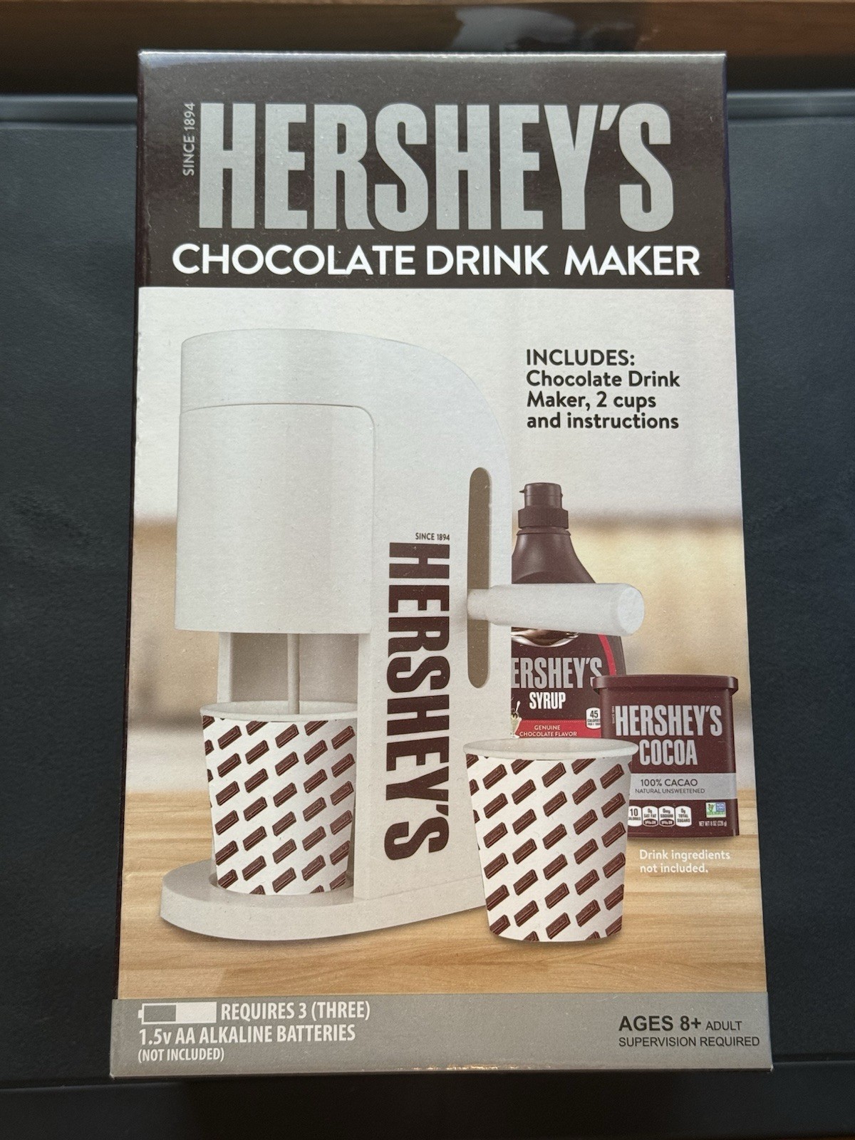 Hershey's Chocolate Drink Maker Model 39508 Battery Powered with 2 Cups