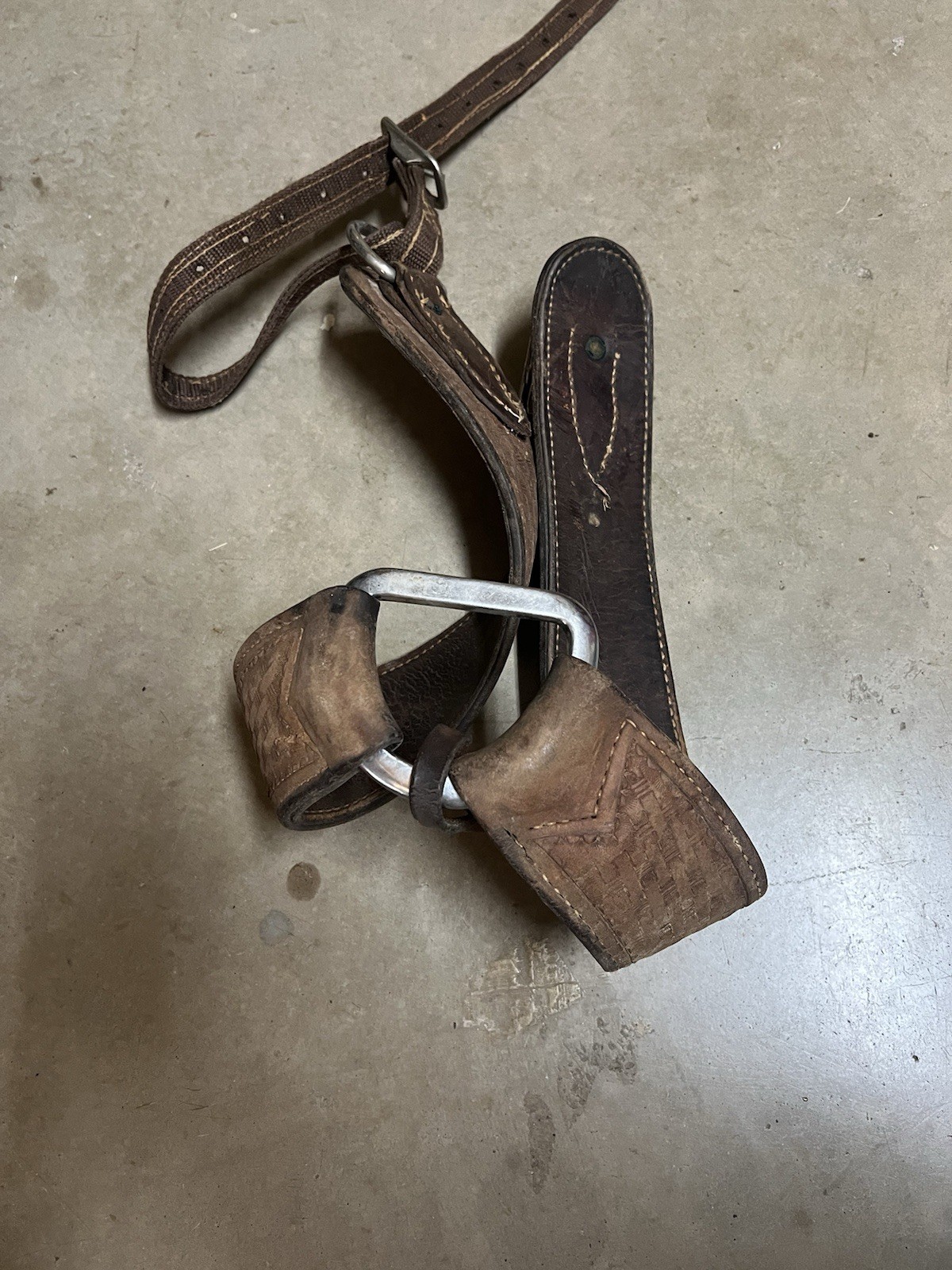 Western Horse Breast Collar Tooled Leather Basketweave Pattern Tack