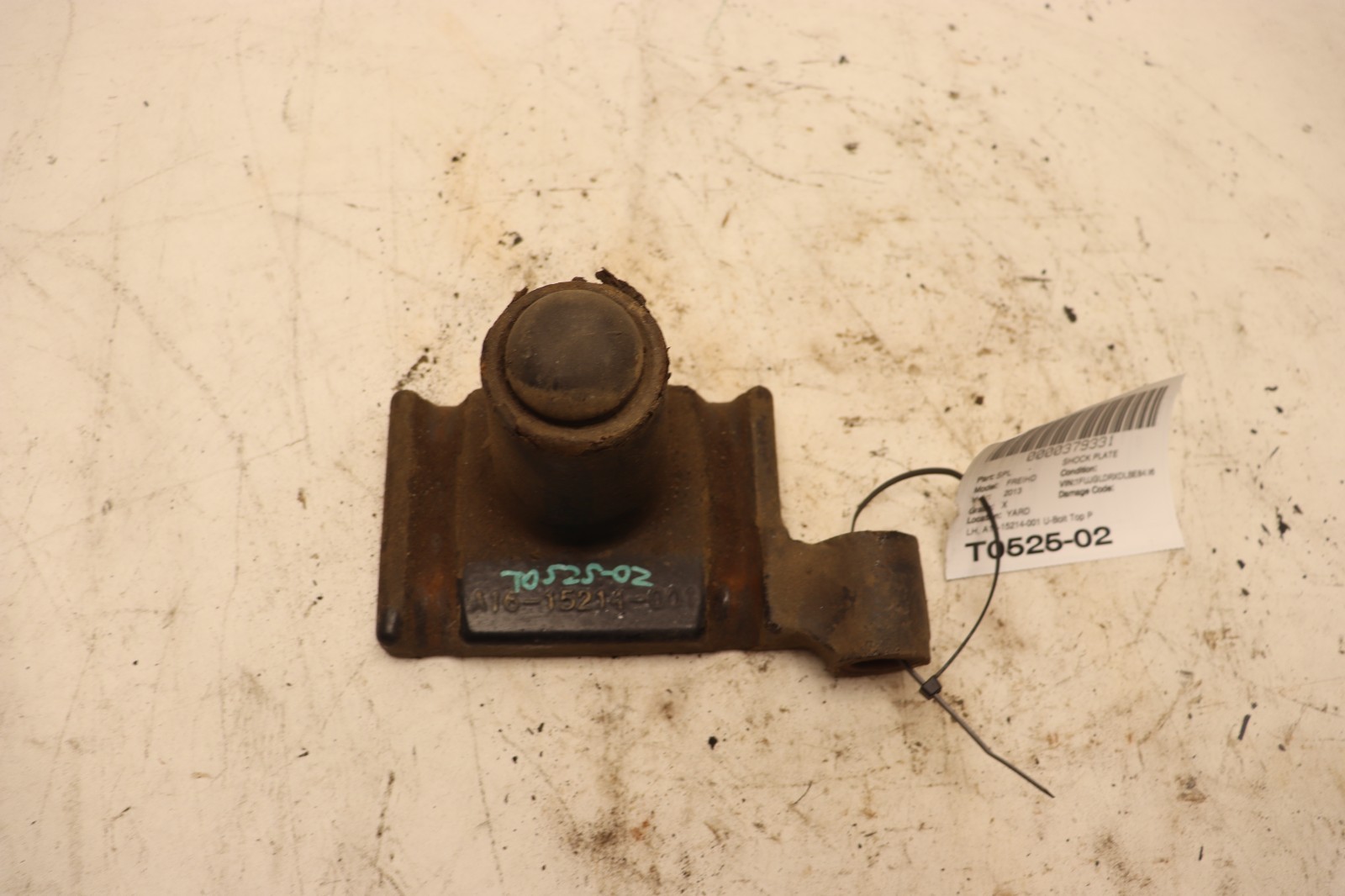 08-17 FREIGHTLINER CASCADIA 125 FRONT LEFT U-BOLT TOP PLATE BRACKET SUPPORT OEM