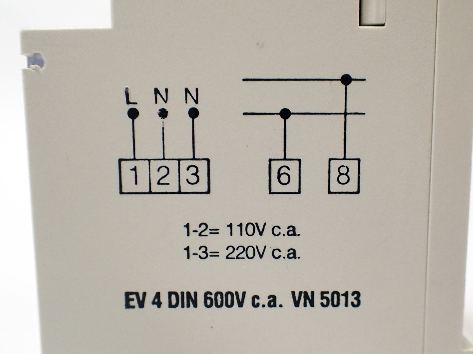 VEMER VOLTMETER EV-4DIN 0-600VAC. VN 5013