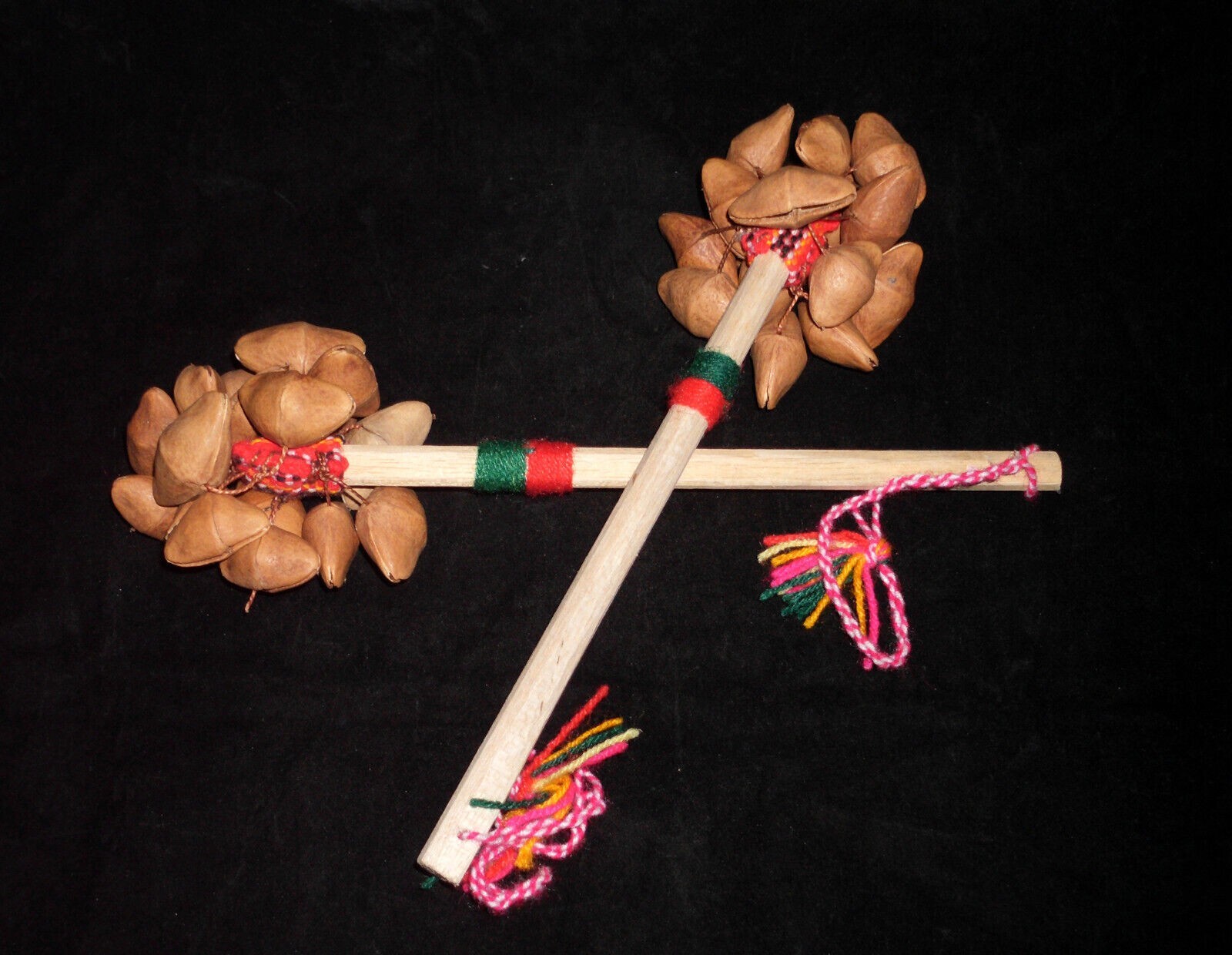 2 x MARACAS - MUSIC Seed capsule RASSEL , NEW!