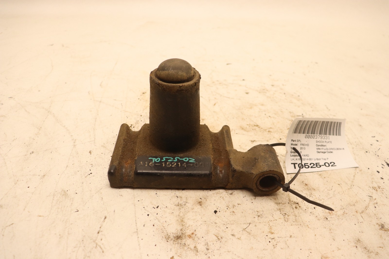 08-17 FREIGHTLINER CASCADIA 125 FRONT LEFT U-BOLT TOP PLATE BRACKET SUPPORT OEM