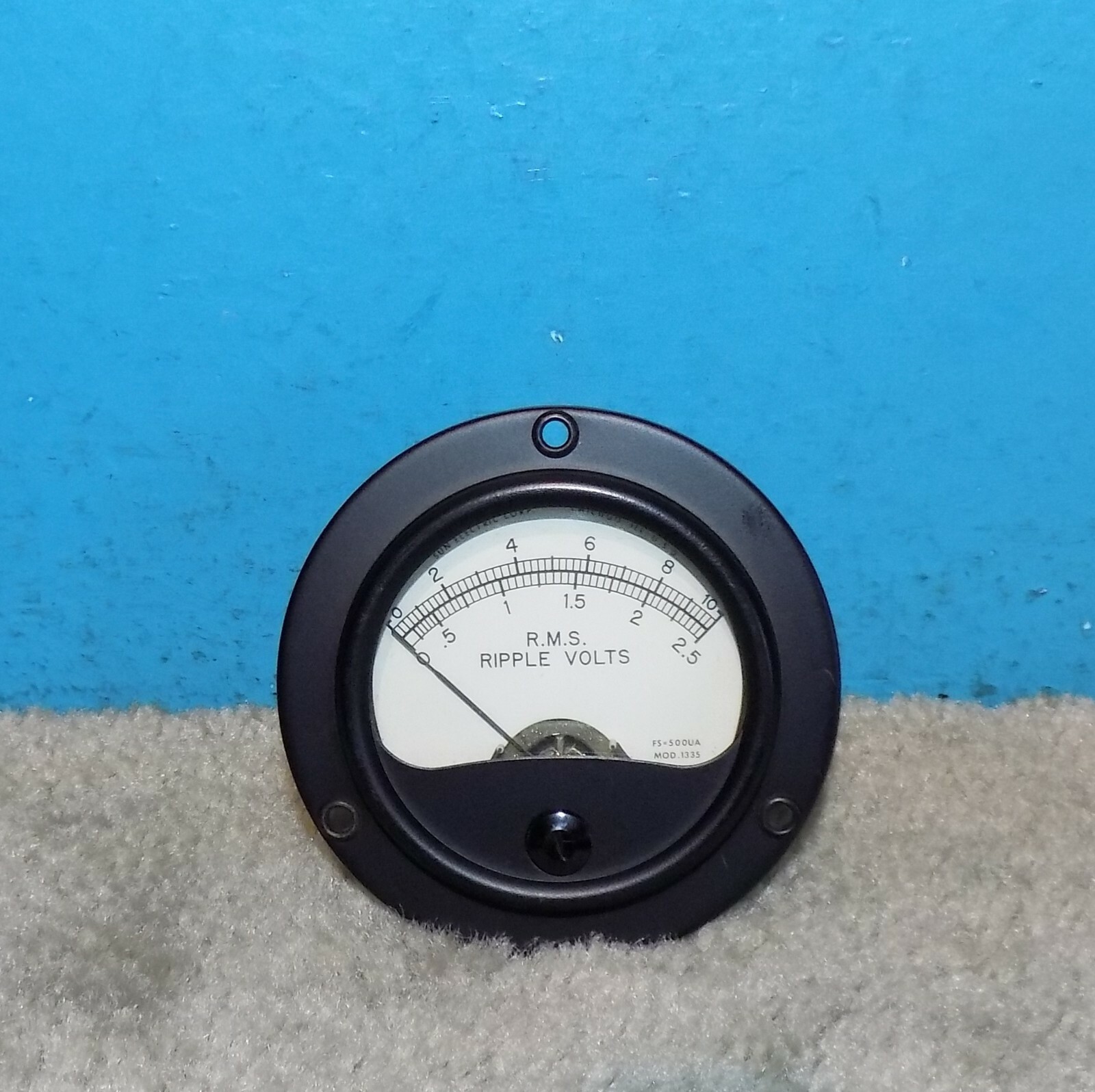 Sun M-1335 Dual Scale Voltmeter 0-10V 0-2.5V R.M.S. Ripple Volts 3.75" Sealed *
