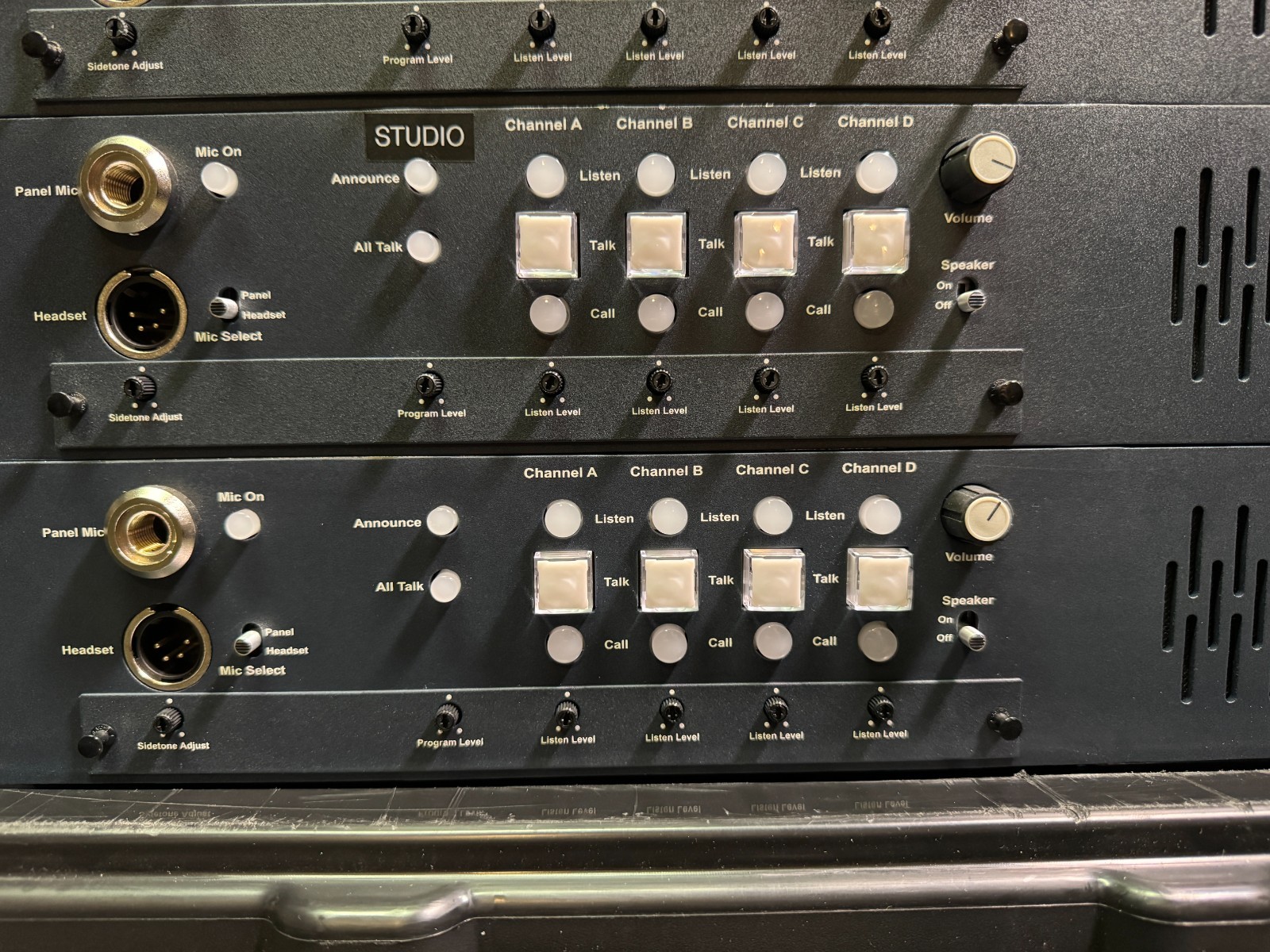 HME ClearCom 4-CH Remote Base Station Encore RM-704 Rack Mount Intercom System