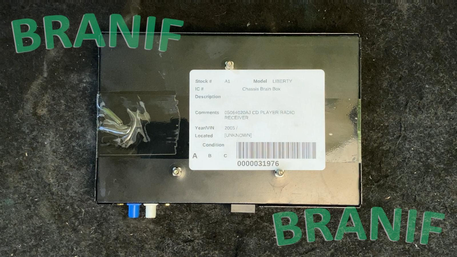 JEEP LIBERTY  CD PLAYER RADIO RECEIVER  05064020AJ