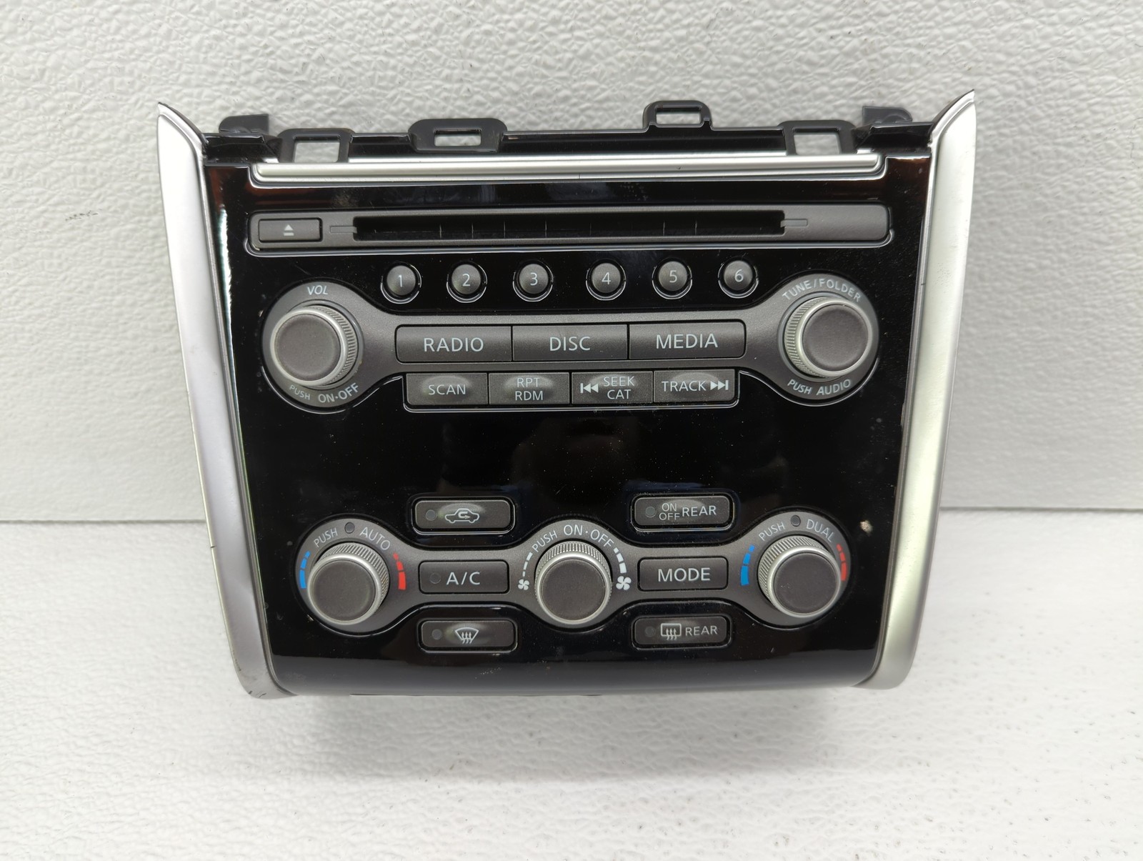 Nissan Pathfinder Radio Control Panel ZW8CN