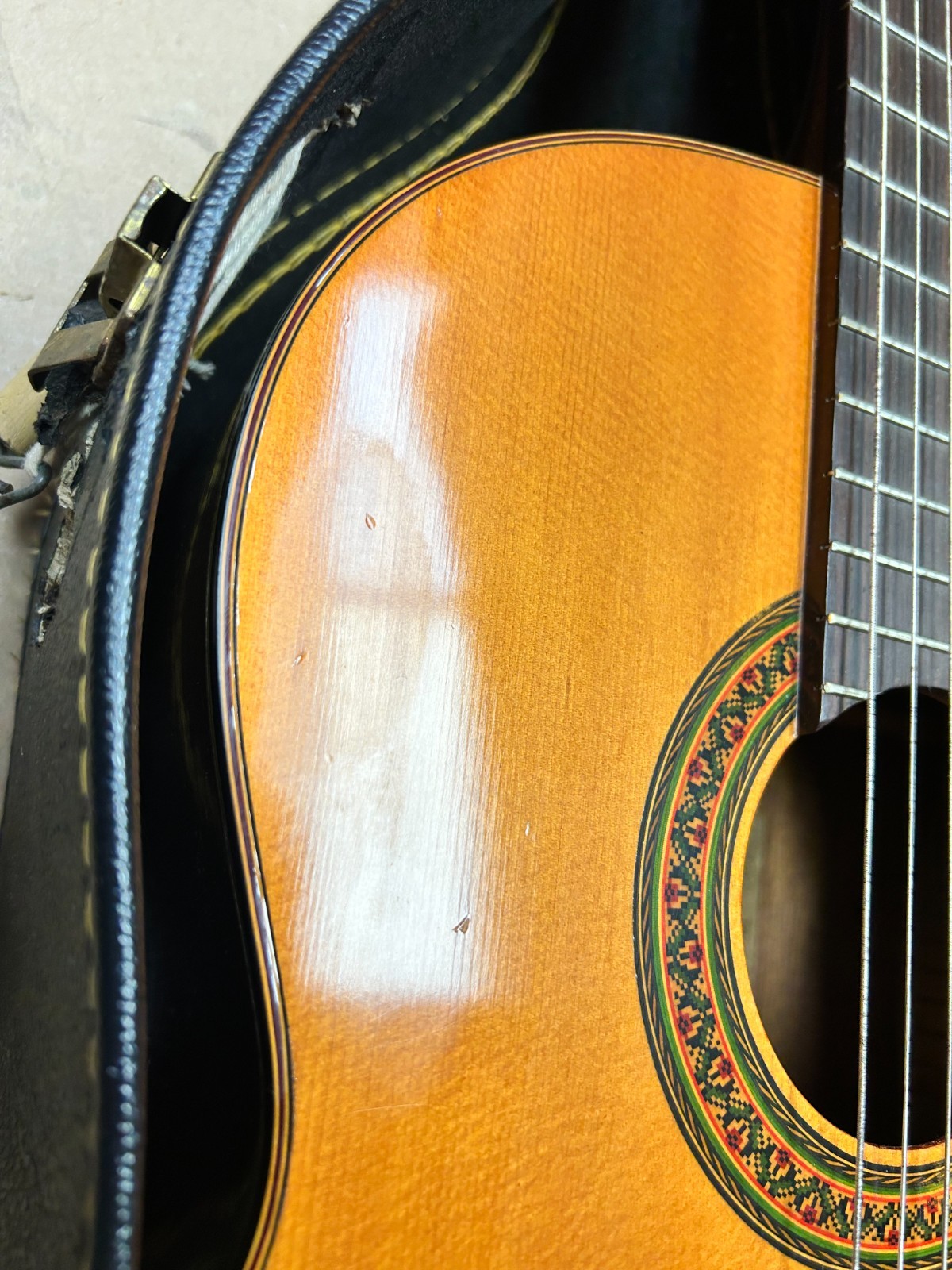 Yamaha G85A Classical Guitar with case (read description)