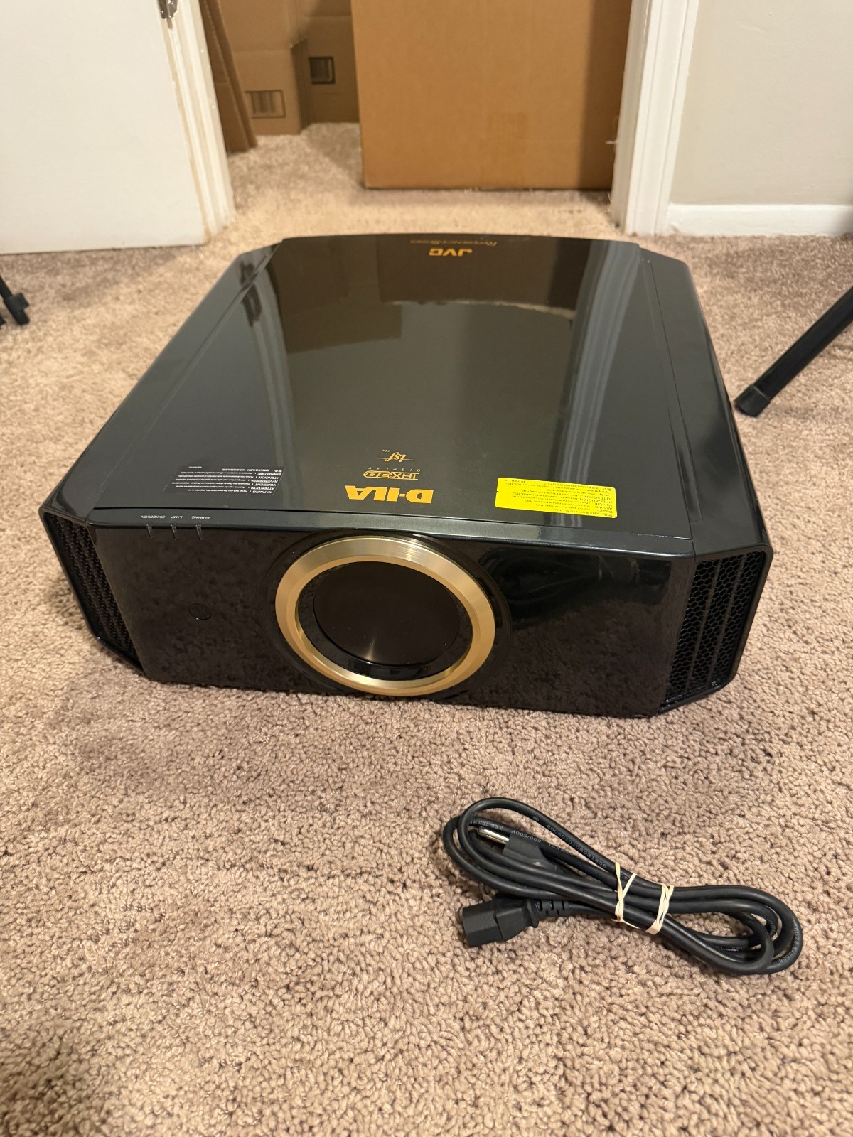 JVC DLA-RS540K HDR 4K Home Theater Projector