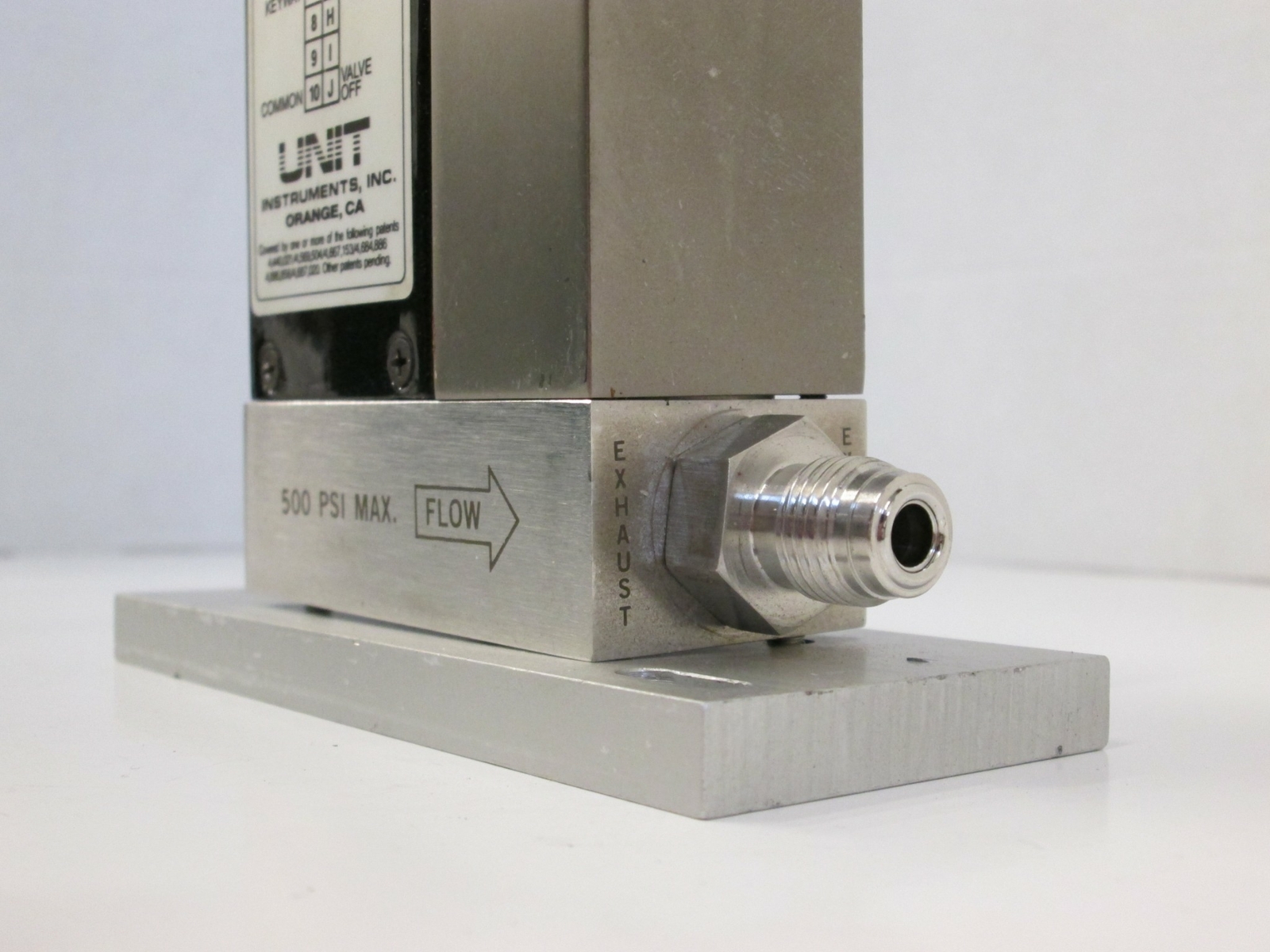Unit UFC-1200A Mass Flow Controller MFC, N2, 1 SLM, 1/4" Male