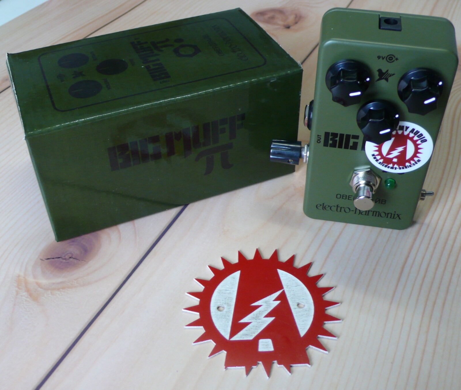 Alchemy Audio modified Electro-Harmonix Big Muff green Russian reissue Fuzz