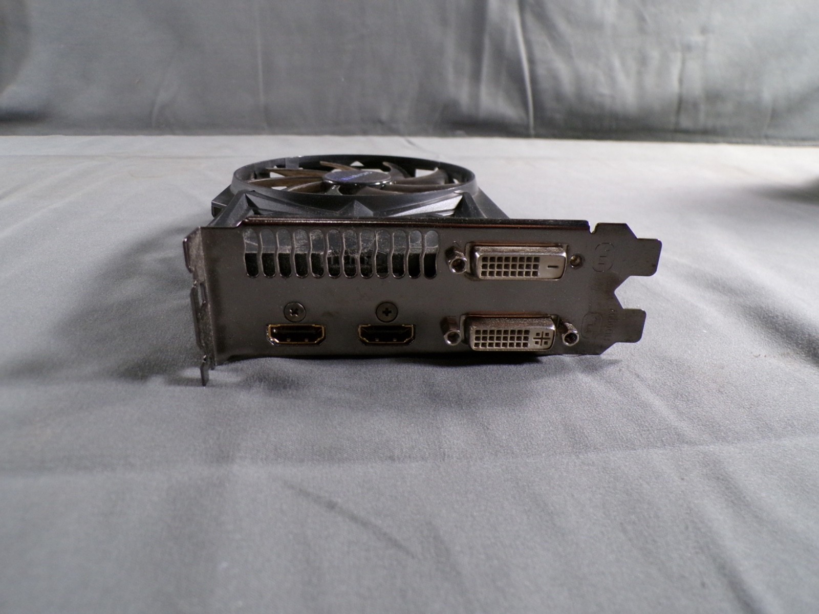 GIGABYTE GV-N7500C CARD