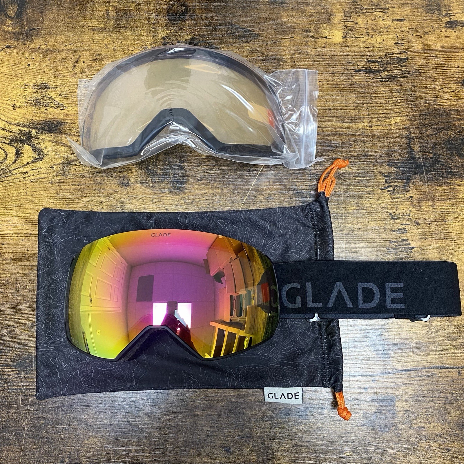 Glade Optics Fathom+ Reveal 4K Photochromic Ski Goggles Pink/Black - MSRP $239