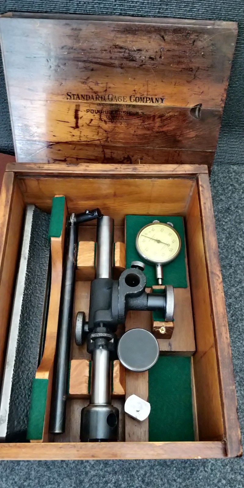 RARE Standard Gage Co Model 125 universal surface gage complete in box