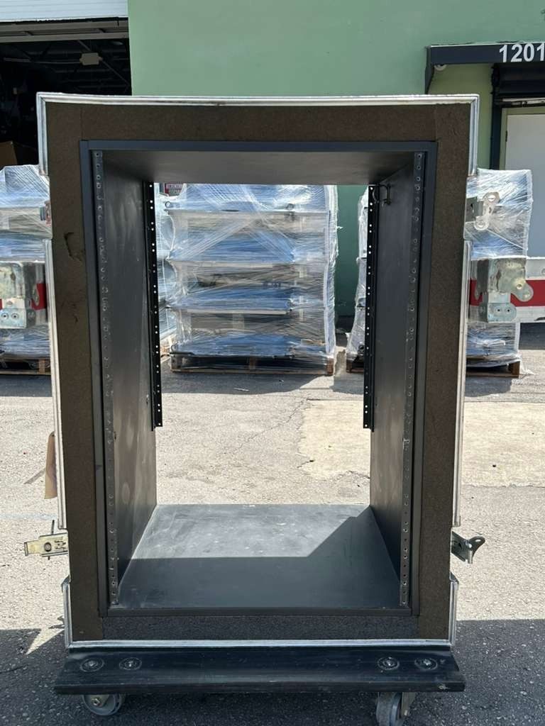 Anvil 16 Space Wheeled Rack Case #8700 (One)THS