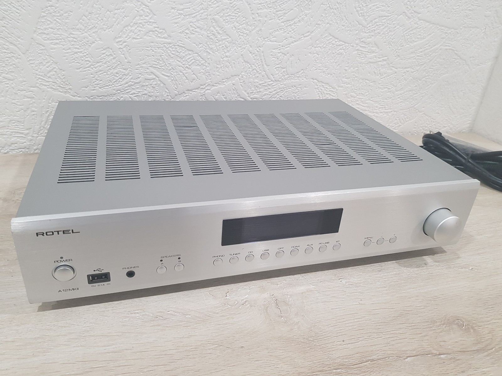 Rotel - A12MKII 60W 2-Ch Integrated Stereo Amplifier - Silver