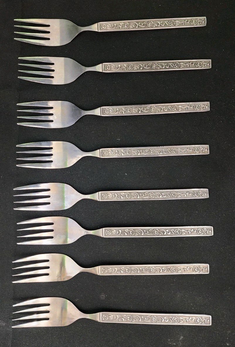 LOT OF 8 NASCO JAPAN STAINLESS COSTELLANO-DAVAO SALAD FORKS 🥗🍅