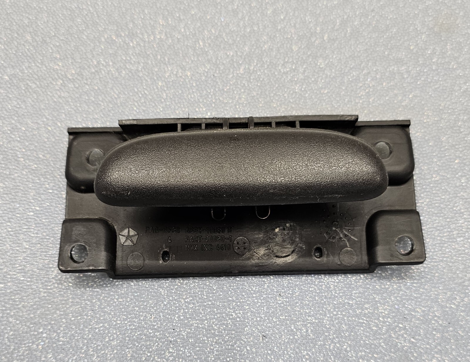 98-01 DODGE RAM 1500 2500 GLOVE COMPAERTMENT BOX HANDLE LATCH DOOR TRUCK PICKUP
