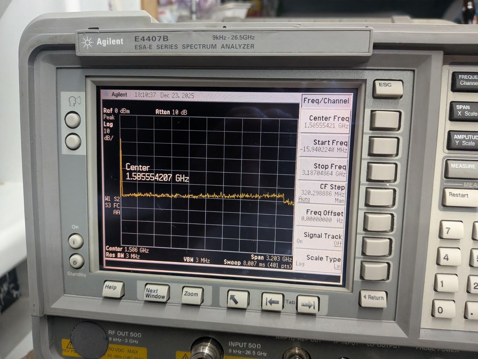 👍Agilent HP Keysight E4407B Spectrum Analyzer 26.9 GHz Loaded Opts! Cal+👍