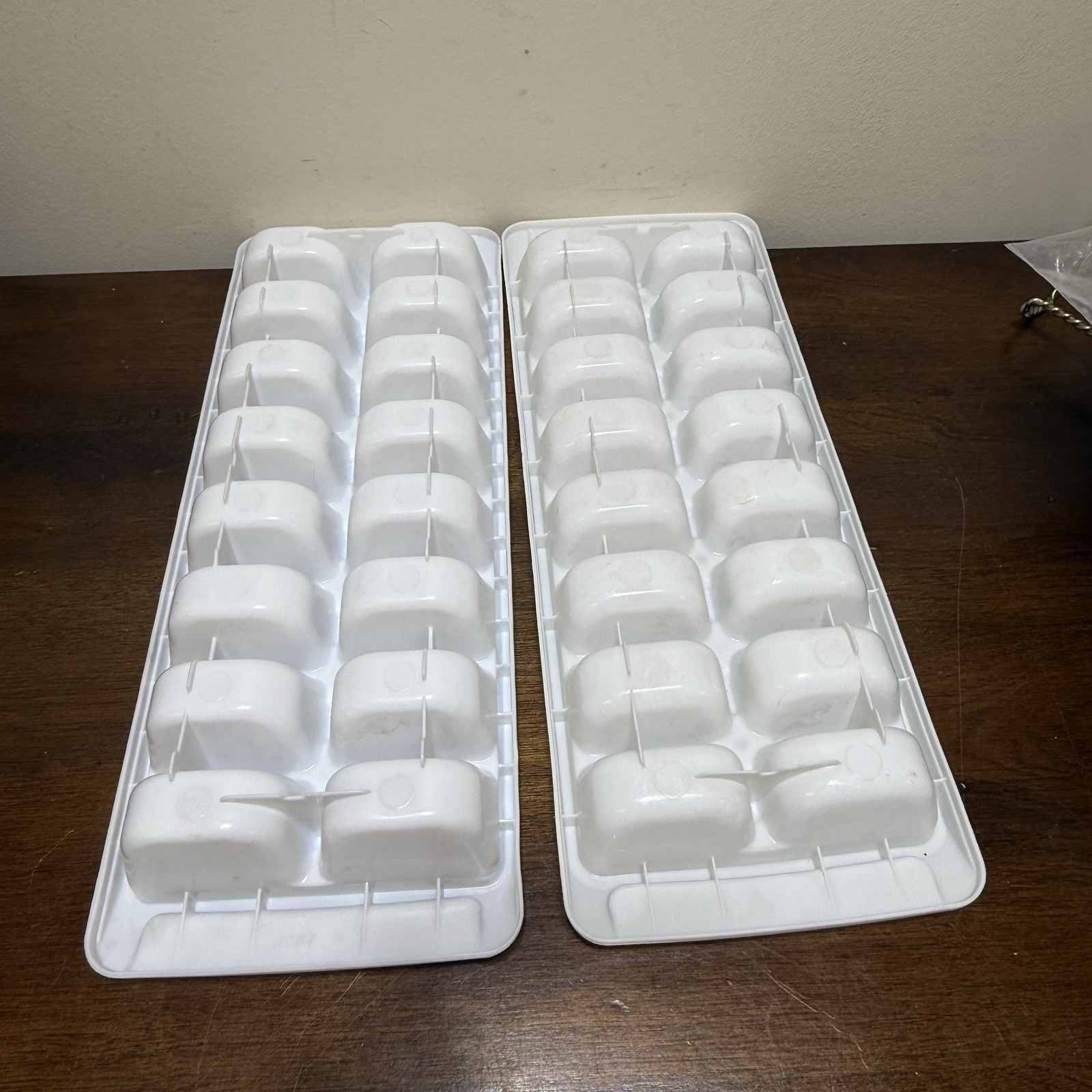 RUBBERMAID Easy Release Ice Cube Trays, 2-Pack 2867