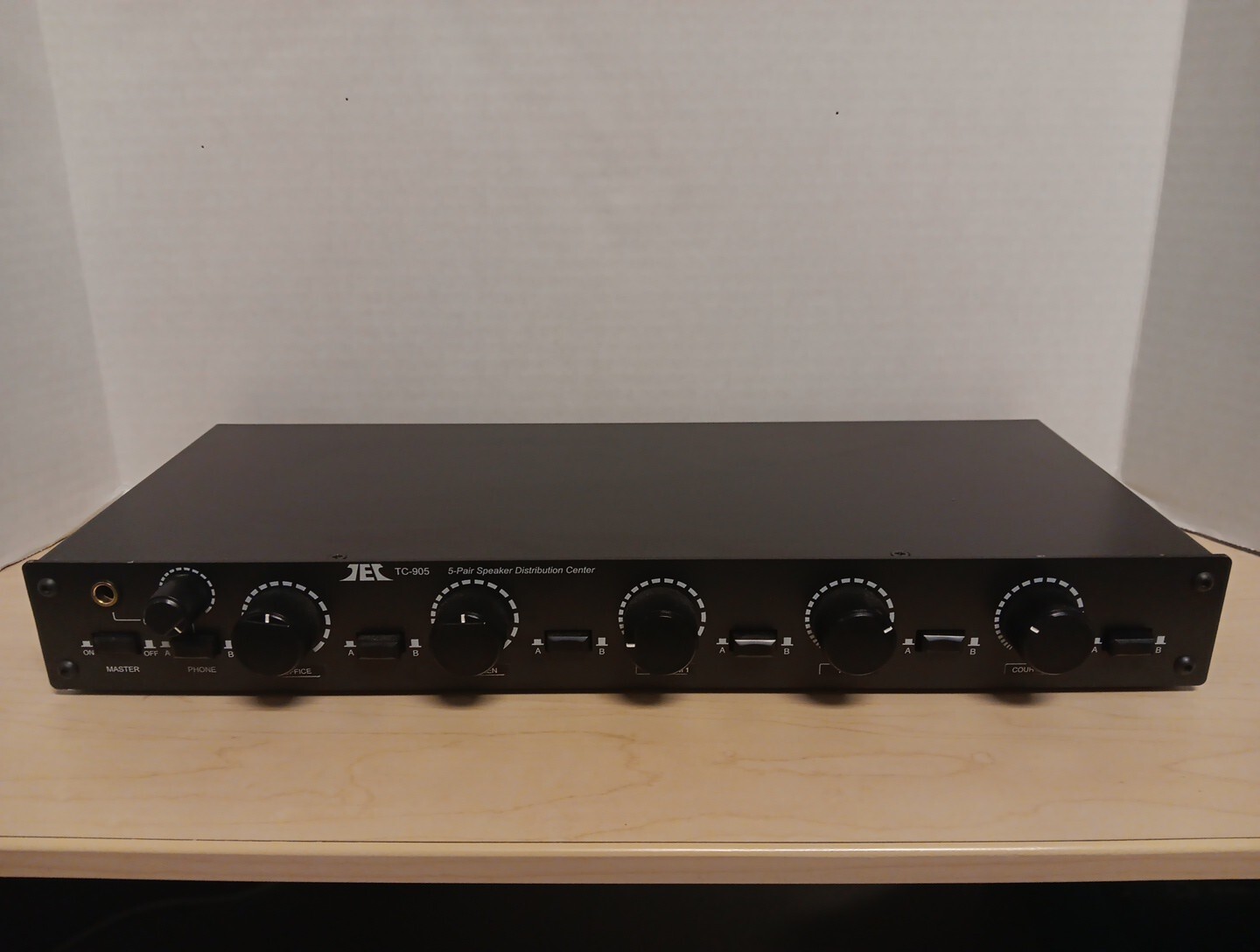 TEC TC-905B Speaker Distribution Center Controller Commercial 5-Way
