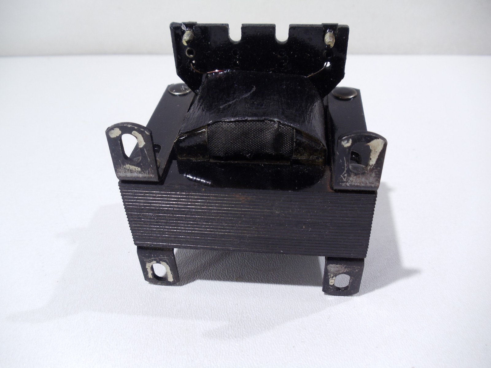 Square D 9070-EO Transformer .035-.050KVA 50/60HZ Material Control