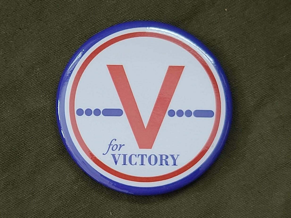 Reproduction WWII V for Victory Pocket Mirror 1940s Homefront Patriotic US USA