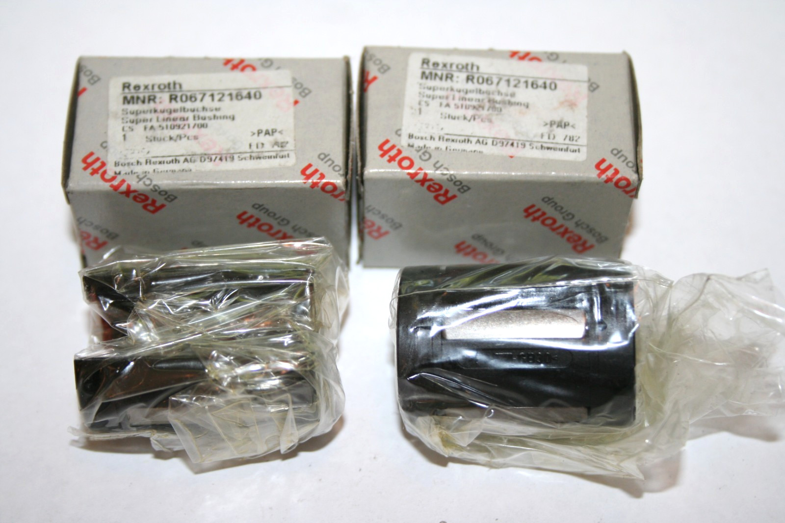 (Lot of 2) REXROTH R067121640 Super Linear Bushings KBA-O-16-DD * NEW *