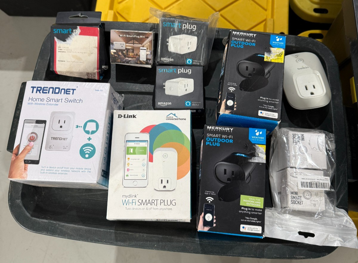 LOT of various wi-fi smart plugs (11 total)