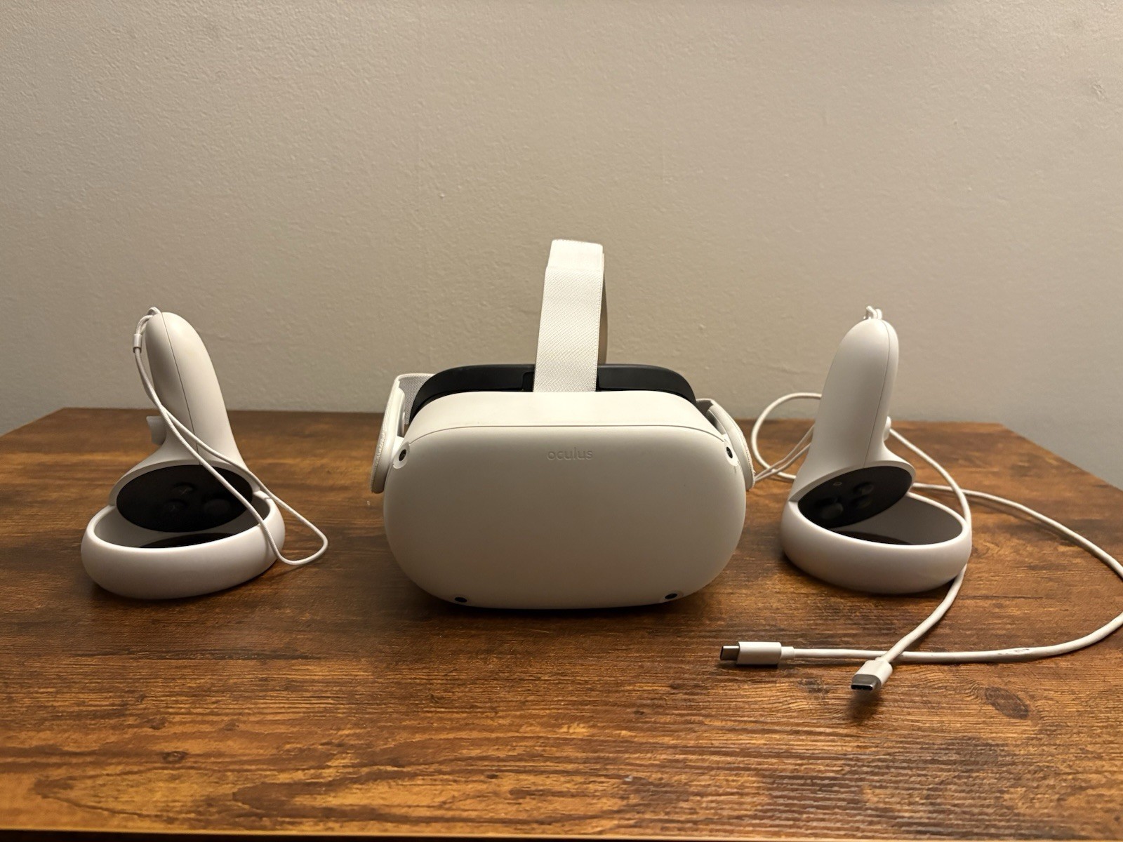 Oculus Quest 2 Standalone VR Headset White w/ 2 Controllers, USB-C