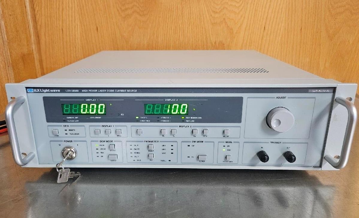 ILX LIGHTWAVE LDX-36000 HIGH POWER LASER DIODE CURRENT SOURCE LDX-36018-35 + KEY