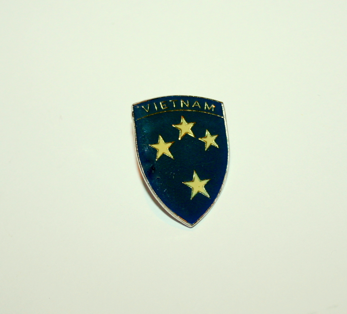 Vintage Vietnam US Army Divison 1980s Hat Lapel Shield Pin New NOS