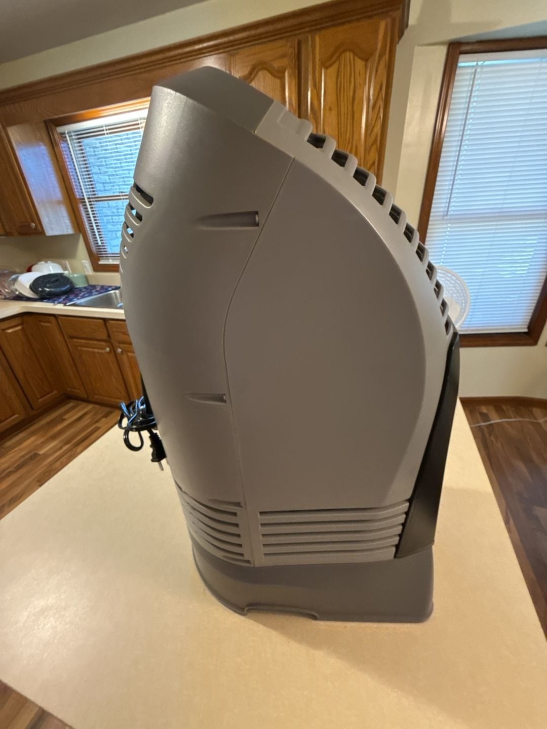 Essick Air Products Humidifier Model MA0601