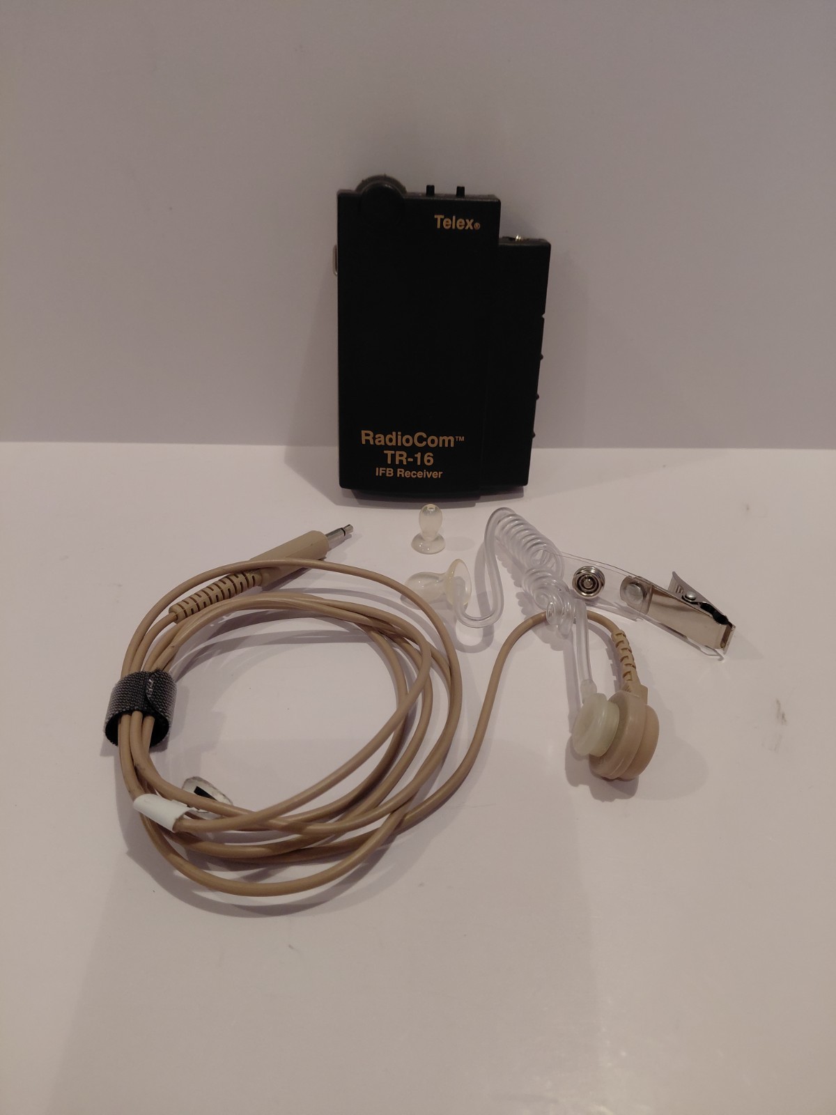 Telex RadioCom TR-16 IFB 16-Channel Wireless Receiver for Talent W/ RTV-04 Ear