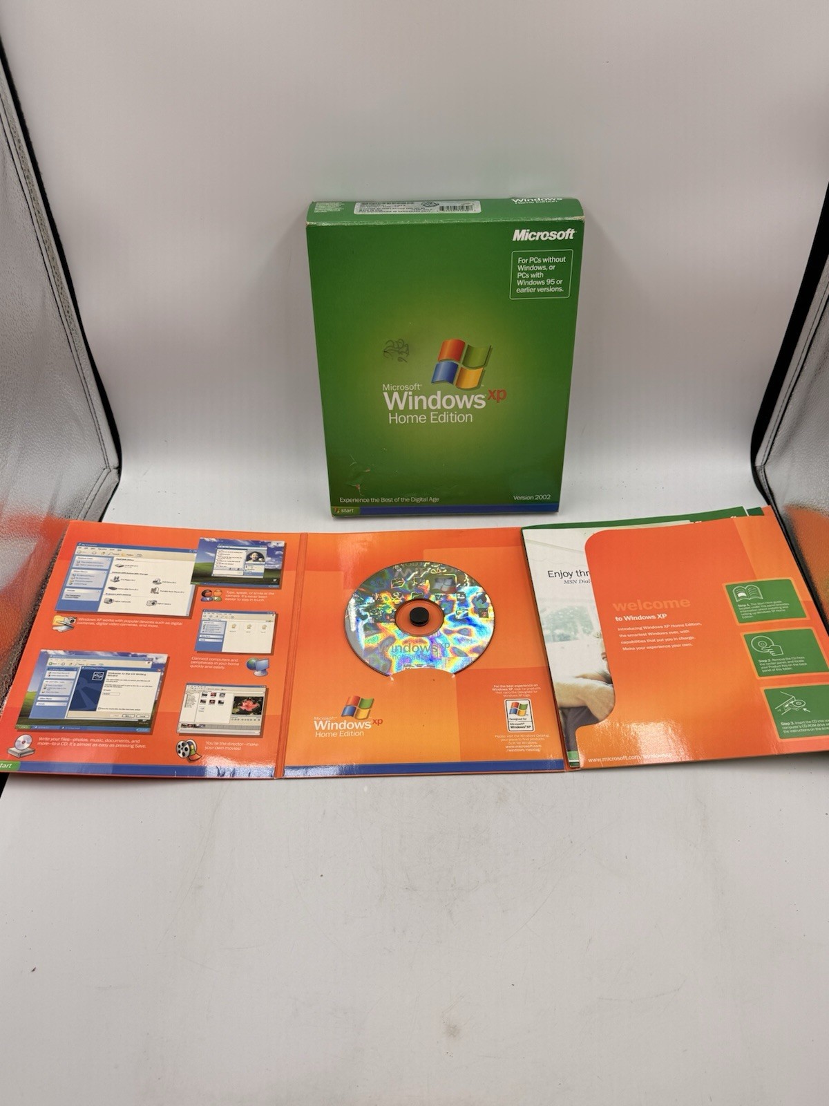 Microsoft Windows XP Home Edition Version 2002 w/ Product Install Key & Box