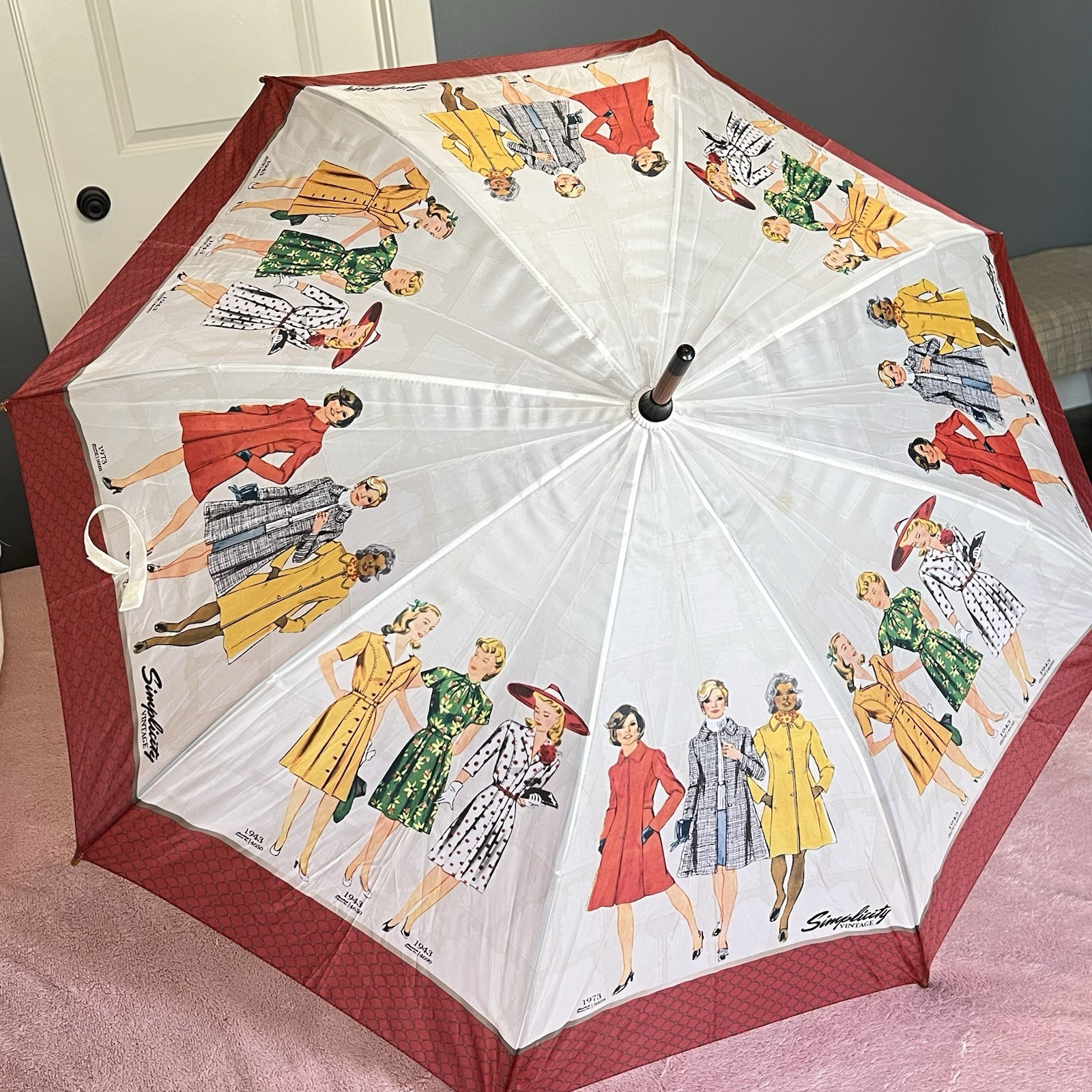 Simplicity Vintage Large Umbrella  Women in Vintage Dresses Pattern Spring Rain