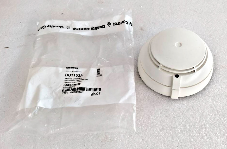 SIEMENS Smoke Detector DO1152A NEW
