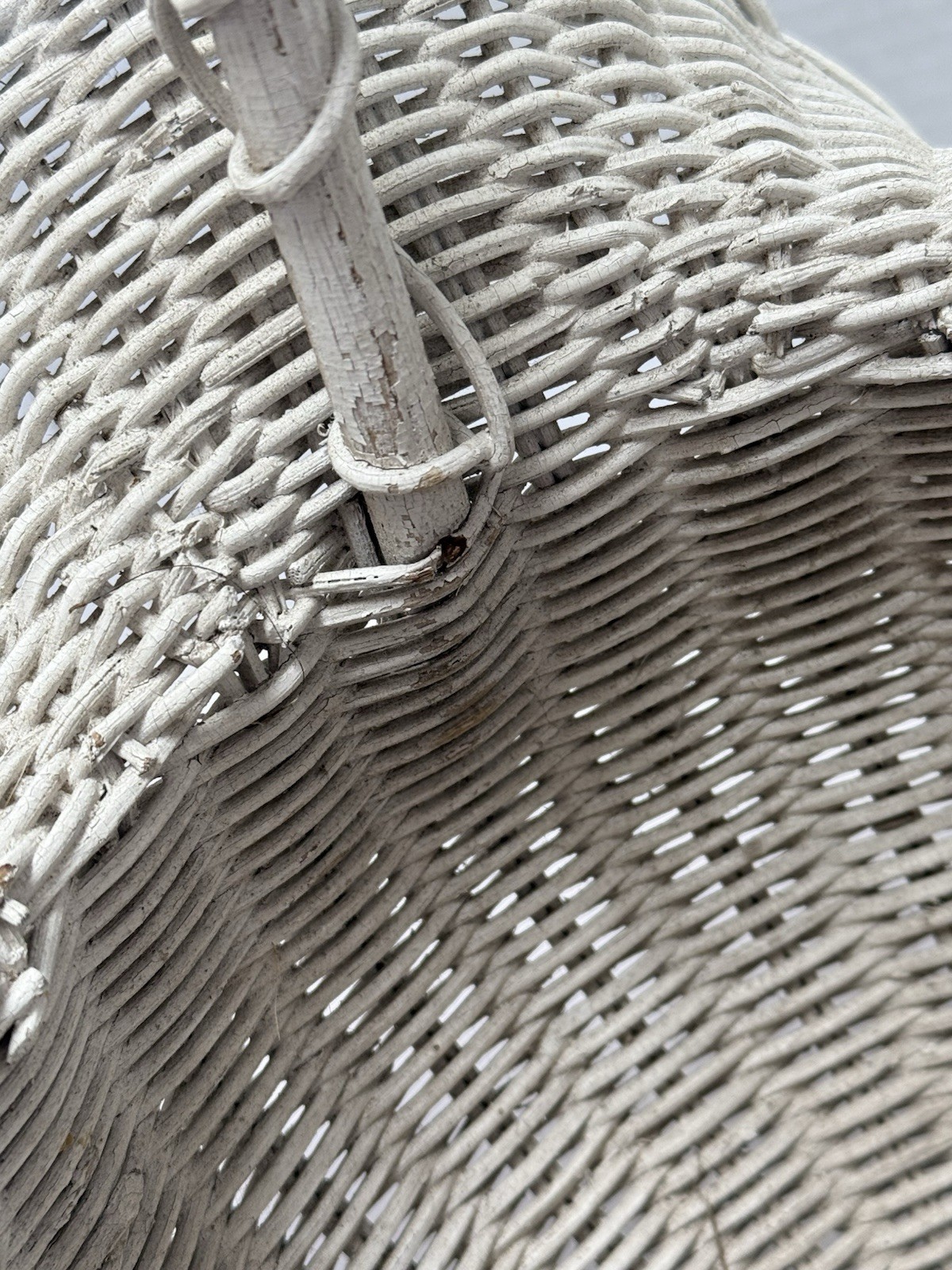 Vintage Trompe L'Oeil 19.5” x 15” White Ruffled Wicker Easter Basket with Handle