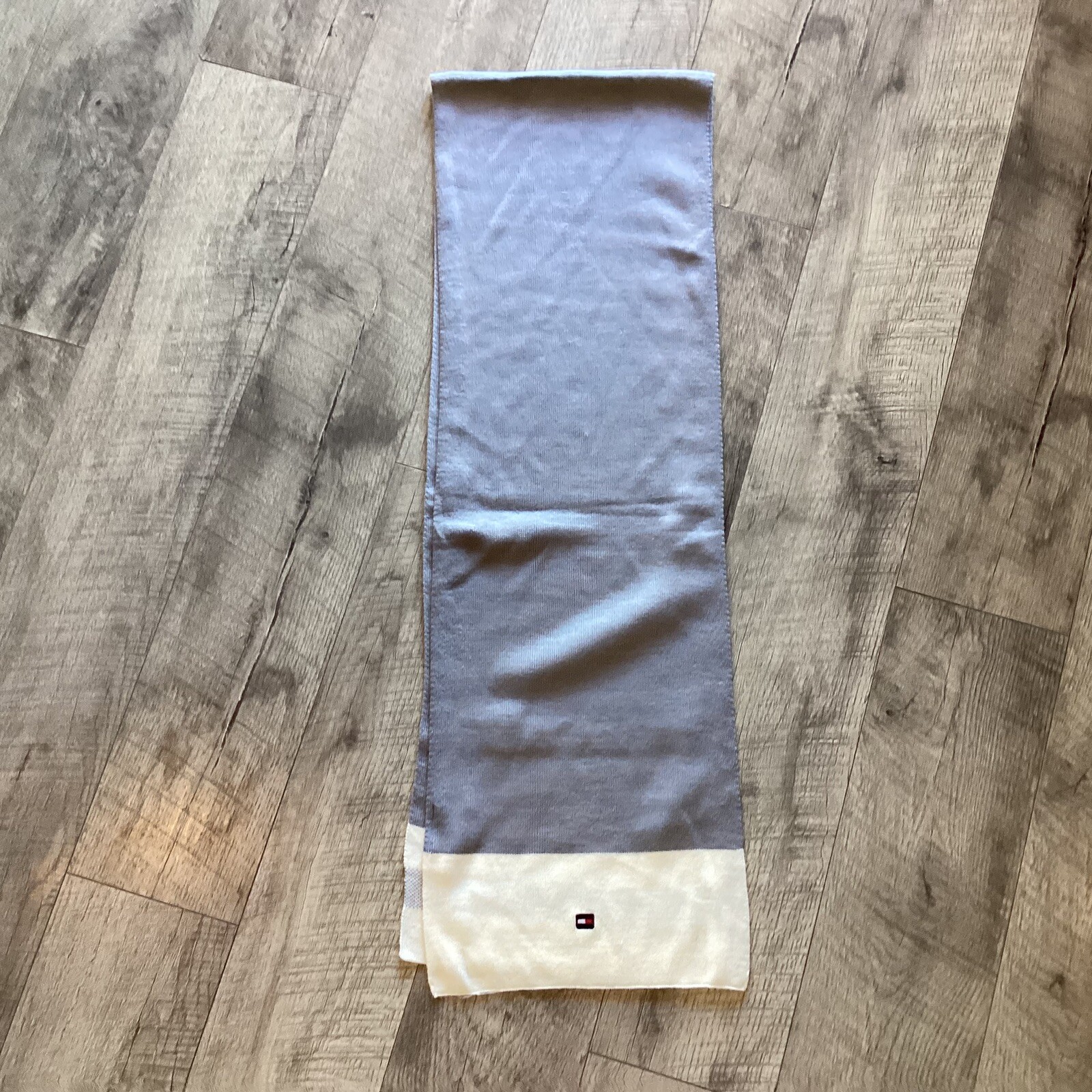 Tommy Hilfiger Scarf Men’s Classic Gray And White